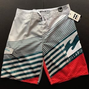 Billabong mens Boardshort, size 32